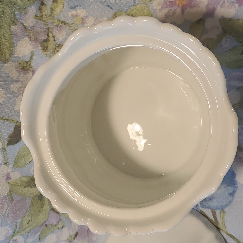 Porcelain Lid "Biscuit" Jar W/Lid Vintage Like New Cookie Jar - Picture 2 of 6